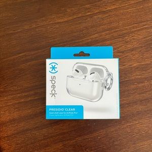 Speck presidio clear AirPods Pro case. New.